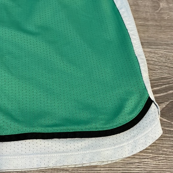 Men’s under armor, large gear workout green retro  shorts - Picture 7 of 8